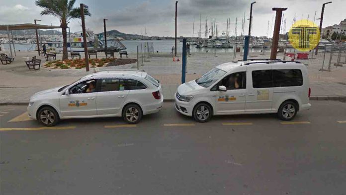 La APB instalará una valla para ordenar la parada de taxis en Botafoc