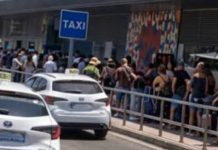 Tensión en el taxi de Ibiza: paro en el aeropuerto por el conflicto entre municipios Tensión en el taxi de Ibiza: paro en el aeropuerto por el conflicto entre municipios