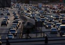 Tras Uber, los robotaxis llevan al límite la crisis del transporte Tras Uber, los robotaxis llevan al límite la crisis del transporte