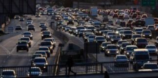 Tras Uber, los robotaxis llevan al límite la crisis del transporte Tras Uber, los robotaxis llevan al límite la crisis del transporte