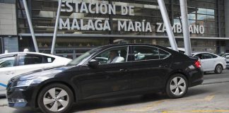 Un conductor de Uber huye con la maleta de unos turistas en Málaga Un conductor de Uber huye con la maleta de unos turistas en Málaga