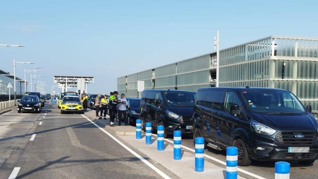 Élite Taxi no acudirá a la reunión solicitada por los Mossos