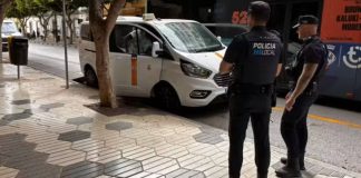 La Policía Local del Ibiza mete la pata y sanciona a un taxista de Palma La Policía Local del Ibiza mete la pata y sanciona a un taxista de Palma