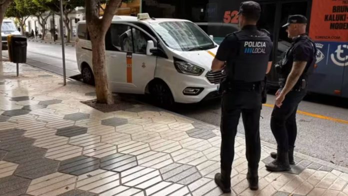 La Policía Local del Ibiza mete la pata y sanciona a un taxista de Palma La Policía Local del Ibiza mete la pata y sanciona a un taxista de Palma