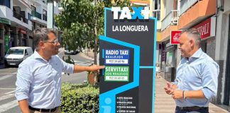 Los Realejos instala monolitos en paradas de taxi para mejorar información y accesibilidad Los Realejos instala monolitos en paradas de taxi para mejorar información y accesibilidad