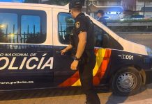 Detenidos padre e hijo por agredir brutalmente a un taxista en Playa de Palma Detenidos padre e hijo por agredir brutalmente a un taxista en Playa de Palma