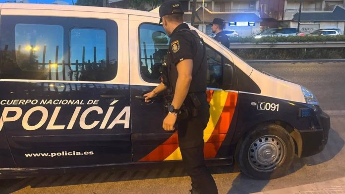 Policía Nacional Detenidos padre e hijo por agredir brutalmente a un taxista en Playa de Palma