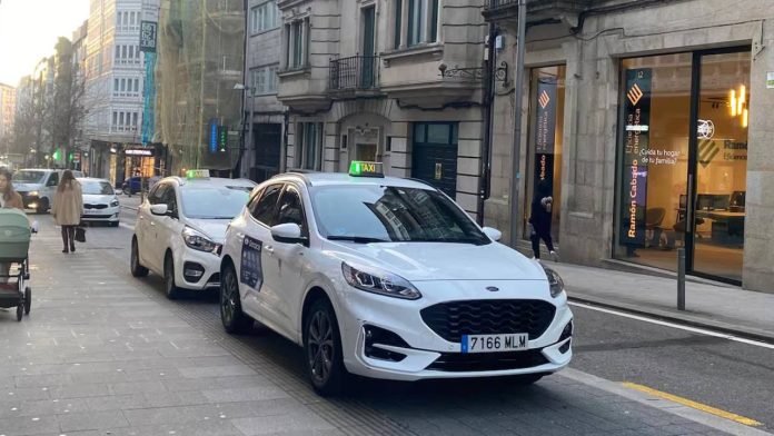 Santiago ampliará su servicio de taxi con 29 nuevas licencias adaptadas Santiago ampliará su servicio de taxi con 29 nuevas licencias adaptadas