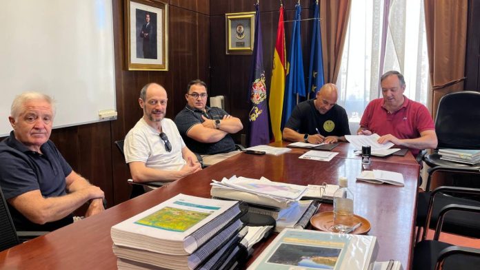 Villaviciosa moderniza el servicio de taxi con radio-taxi Villaviciosa moderniza el servicio de taxi con radio-taxi