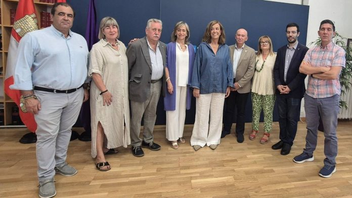 DIPUCAR amplía el transporte a demanda a seis zonas rurales de Palencia DIPUCAR amplía el transporte a demanda a seis zonas rurales de Palencia