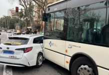 Archivan la causa contra el conductor de la EMT que embistió un taxi en Palma Archivan la causa contra el conductor de la EMT que embistió un taxi en Palma