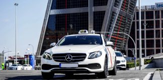 España suma 3.047 autorizaciones VTC en 2026, pero Élite Taxi cuestiona que hayan desaparecido 4.000 licencias municipales de taxi España suma 3.047 autorizaciones VTC y pierde casi 4.000 taxis en 2026