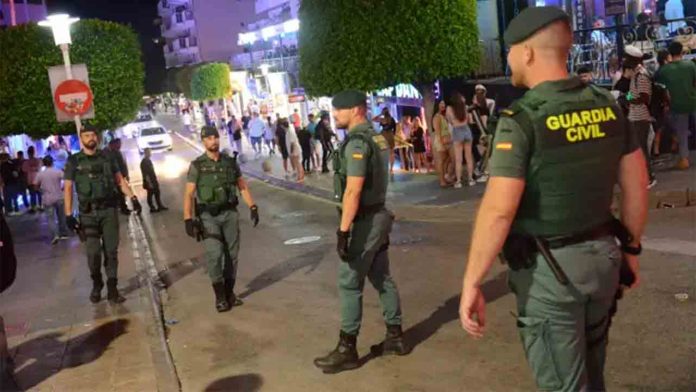 La Fiscalía pide 7 años de cárcel por agredir a un taxista en Magaluf La Fiscalía pide 7 años de cárcel por agredir a un taxista en Magaluf